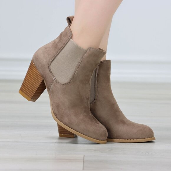 Womens Ankle Boots High Heel Tan Elastic Gore Synthetic Suede Round Toe - Picture 2 of 11